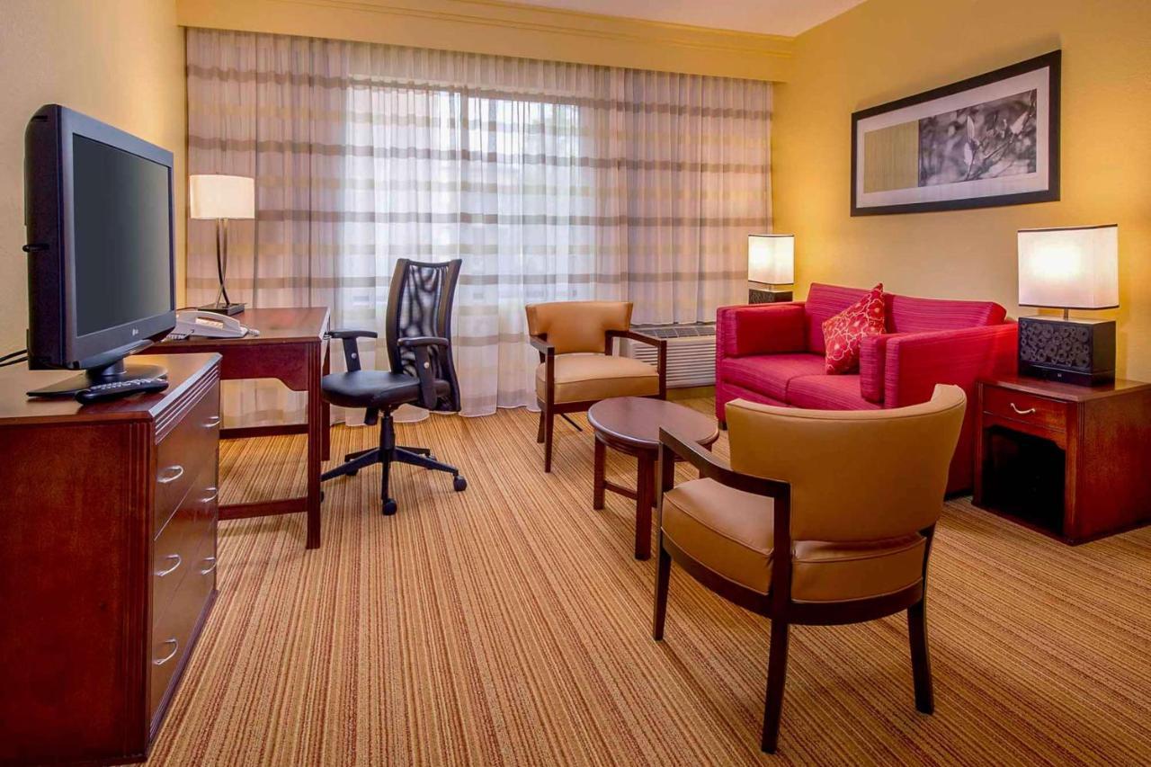 Hotel Sonesta Select Durham Research Triangle Park Esterno foto