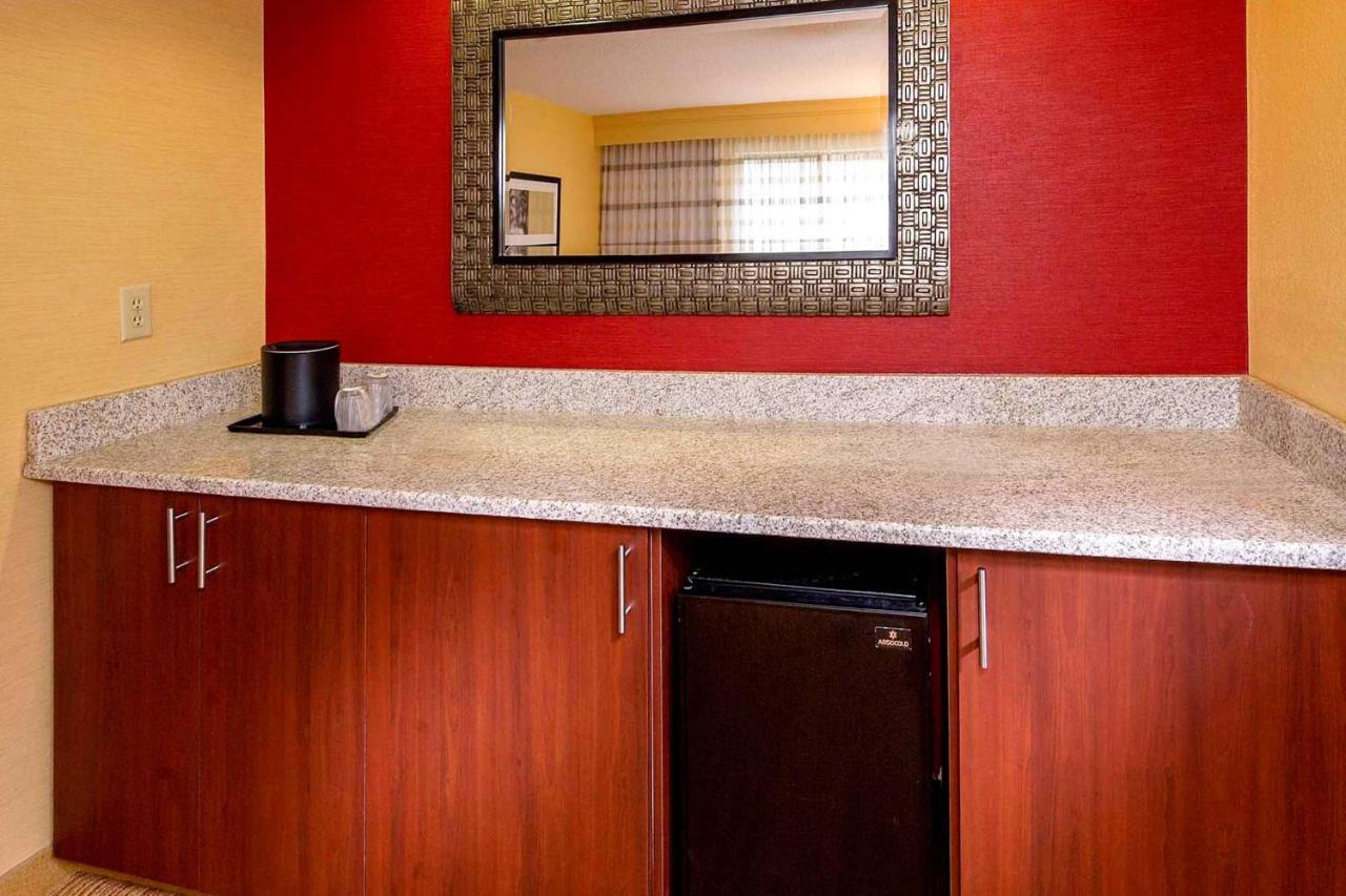 Hotel Sonesta Select Durham Research Triangle Park Esterno foto