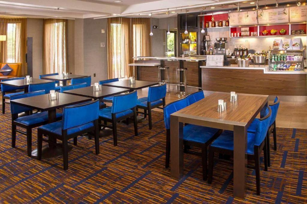 Hotel Sonesta Select Durham Research Triangle Park Esterno foto